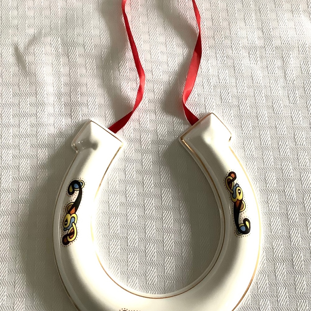 Royal Tara Fine Bone China Good Luck Horseshoe Handmade Galway Ireland